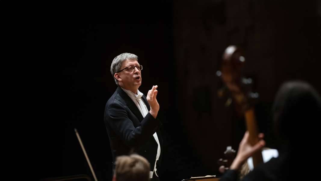 Bach-specialist Hans-Christoph Rademann leidt de Matthäus-Passion