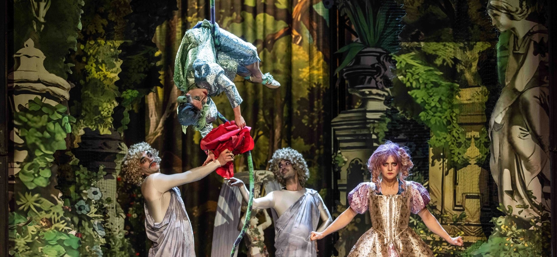 Production stills The Opera Circus